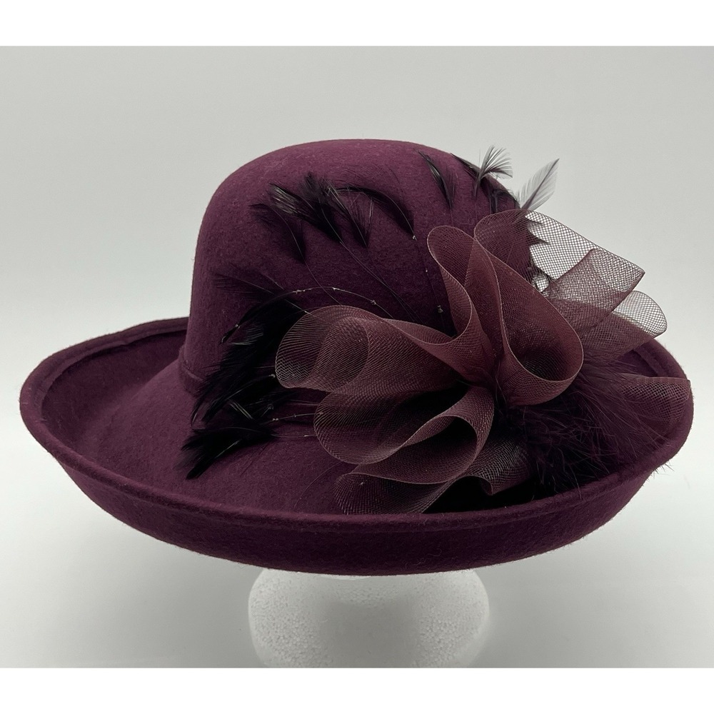 Vintage Georgi Woman Purple Hat‎ With Feathers
